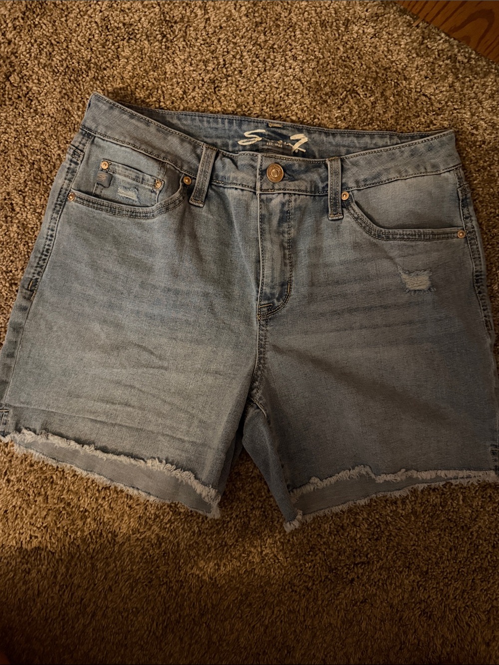 Seven7 Light Wash Frayed Hem Denim Shorts